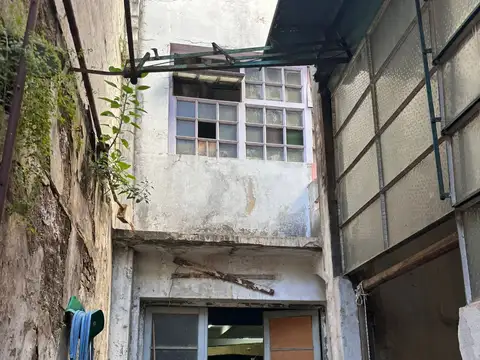 Casa 8 ambientes con 3 baños