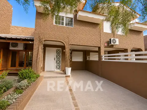 Depto Tipo Casa en Alquiler de 4 ambientes