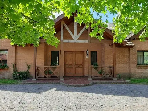 Casa Chalet  en Venta en Los Eucaliptus, Pilar, G.B.A. Zona Norte