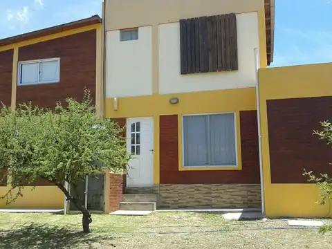 Casa 2 ambientes con 1 baño