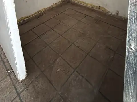 Local en Venta en Vicente López Vías / Río, USD 100.000