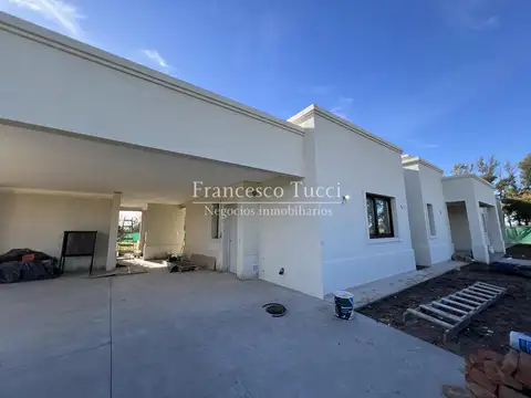 Casa en venta 5 ambientes Barrio San Roque Comarcas Luján