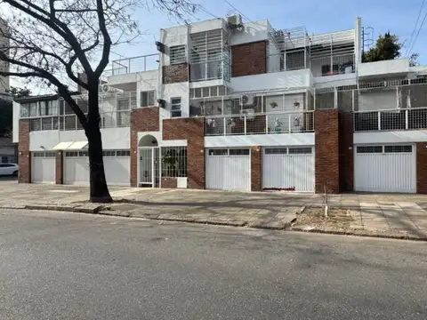 Cochera Privada en Venta con baño en Liniers