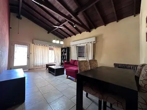 Casa 4 ambientes con 1 baño