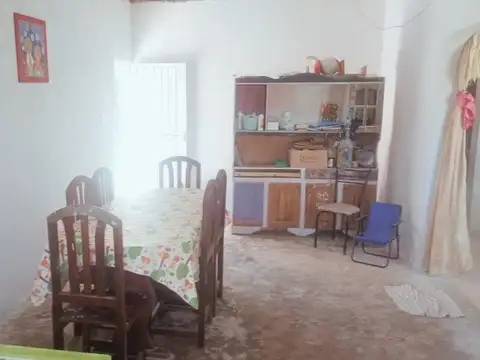 Casa 3 ambientes con 1 baño