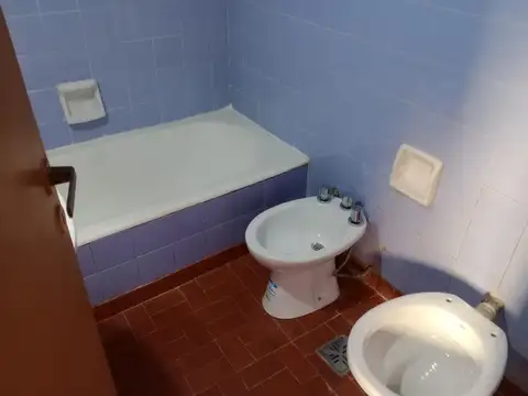 Ramon L. Falcon 3200, Piso 2