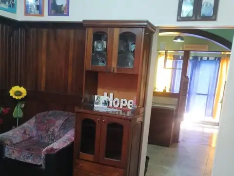 Casa en Venta con 3 cocheras