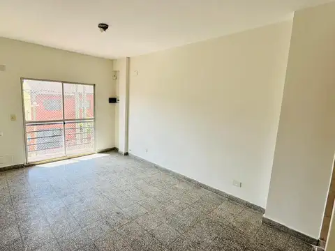 Departamento en Alquiler en Villa Ballester, $ 800.000