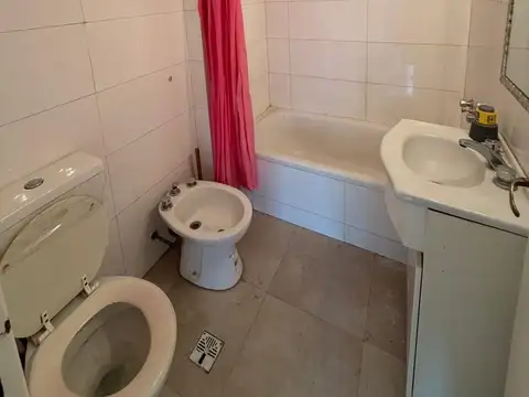 En venta excelente  depto. 1 amb amplio 30 mts