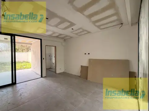 Depto Tipo Casa 4 ambientes con 2 baños