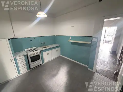 Casa de tres ambientes en venta en Ramos Mejia