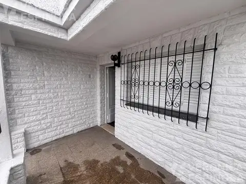 Casa en Alquiler en Ramos Mejía, $ 850.000