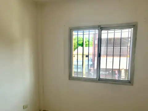 Dpto 3 amb, patio y parrilla- Apto prof o vivienda - Burzaco