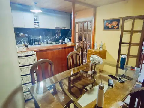 Casa en Venta con 4 cocheras