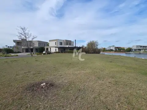 Terreno en Venta de 818,0 m2
