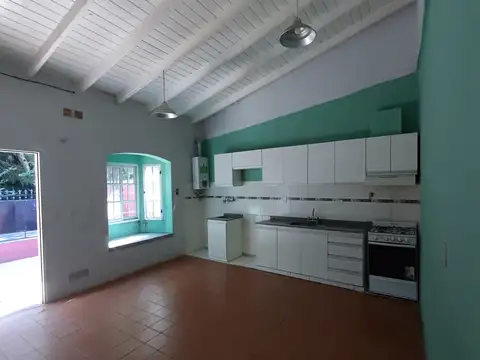 Depto Tipo Casa en Alquiler de 3 ambientes