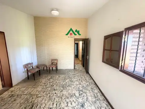 Casa en Venta con 3 cocheras