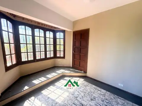 Casa 12 ambientes con 3 baños