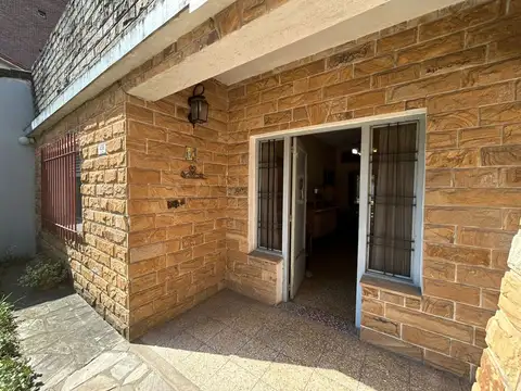 VENTA CASA 3 AMBIENTES CON PARQUE - MUÑIZ