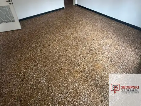 Casa 5 ambientes con 1 baño