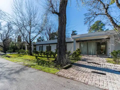 Casa en venta en Highland Park a estrenar por el reconocido arquitecto Pablo Sanchez Elias!!!