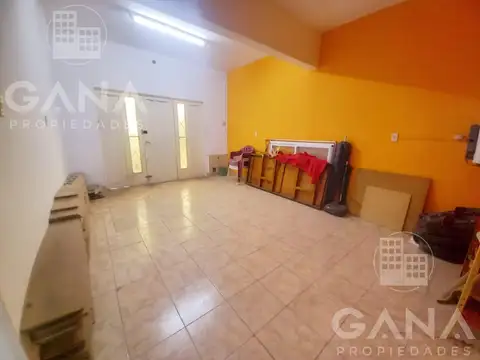 Casa 5 ambientes con 1 baño