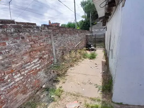 Casa 3 ambientes con 1 baño