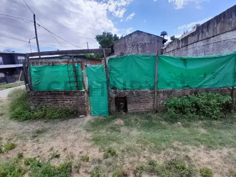 Castañares 100, Piso 0