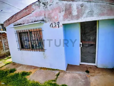 VENTA CASA A RECICLAR EN MERLO - BARRIO LOS CEIBOS