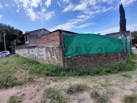 VENTA CASA A RECICLAR EN MERLO - BARRIO LOS CEIBOS