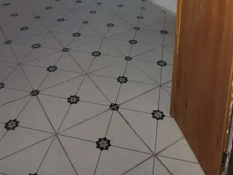 Casa 2 ambientes con 1 baño