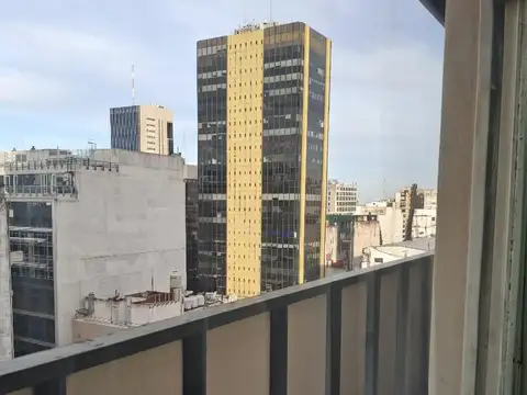 Venta Departamento 2 Ambientes en Piso Alto – Microcentro | Muy Luminoso - PERMUTA