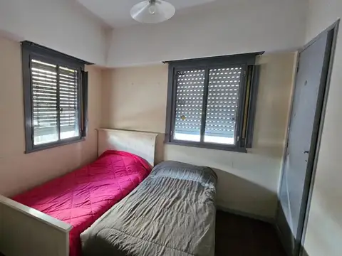 Casa en Alquiler con 4 cocheras