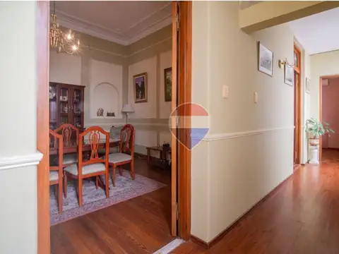 Casa 6 ambientes con 2 baños