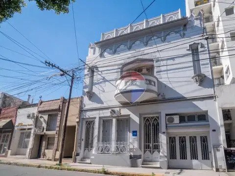PLANTA ALTA DE JERARQUIA EN BARRIO CENTRO SUR