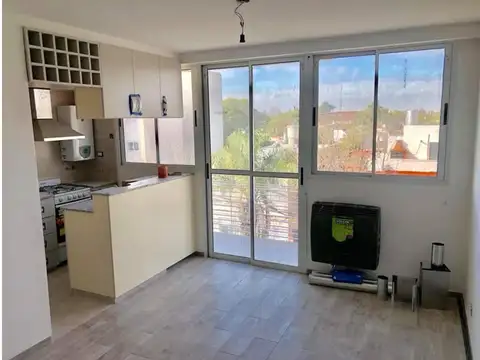 Martin Irigoyen 648 , Piso 4