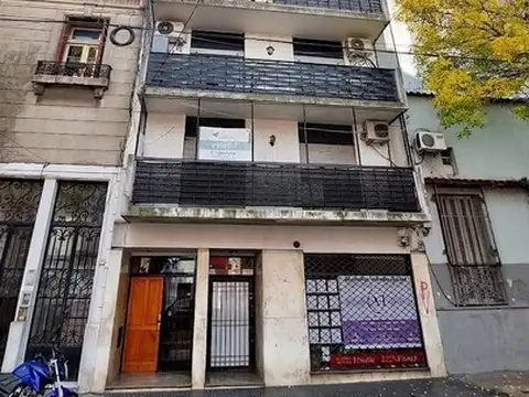 VENTA MONOAMBIENTE BALVANERA CON PATIO