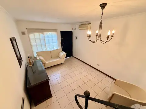 Depto Tipo Casa en Venta en Munro, USD 93.000