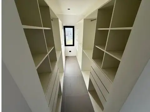 Casa en Venta en Canning en Barrio Belleville