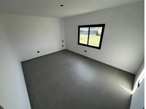 Casa en Venta con 4 cocheras