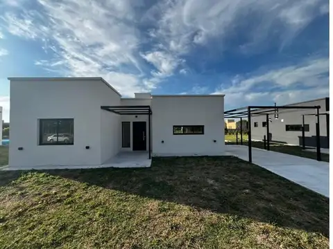 Casa en Venta en Canning en Barrio Belleville
