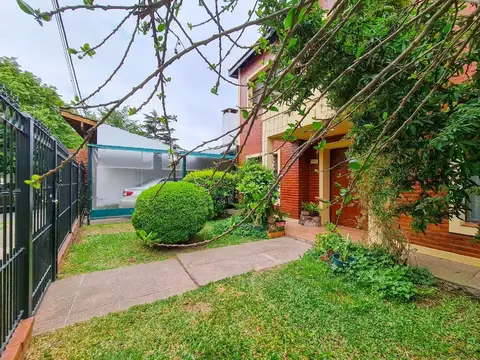 Casa en venta en Luján  5 ambientes APTA CREDITO