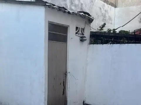 Rivera Indarte 121. Villa Sarmiento. Haedo. PH en alquiler
