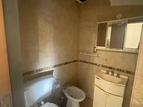 Depto Tipo Casa en Alquiler en Villa Sarmiento, $ 800.000