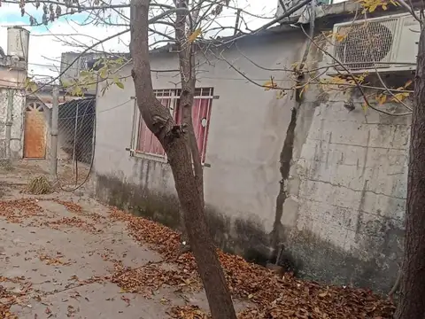 CASA LA VENTA A RECICLAR EN PEREZ