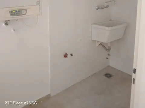 Tucumán 400, Piso 2