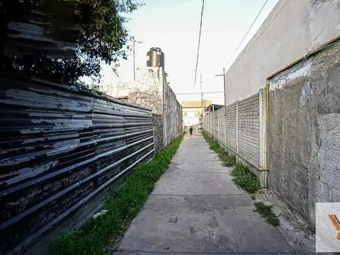 Casa en venta - 2 dormitorios 1 baño - 261mts2 - Berisso