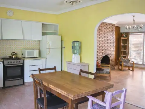 Casa en Venta con 3 cocheras