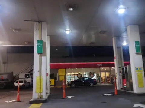 Avenida Presidente Bernardino Rivadavia 600