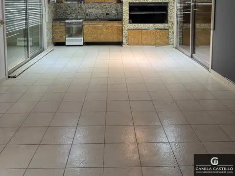 Casa en Venta con 10 cocheras